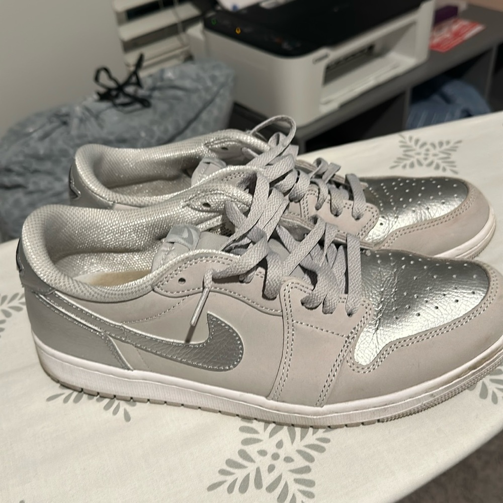 Jordan Low Top Sneakers Silver Gray